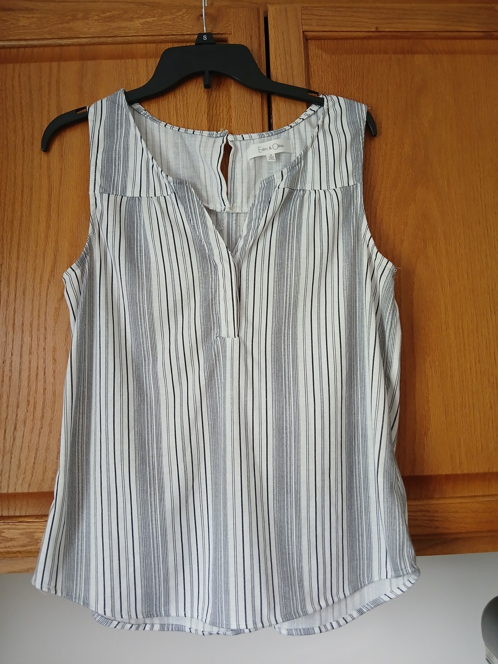 Eden &OLIVIA  Black and White Striped Sleeveless V-Neck Camisole